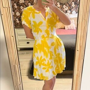Simply Vera Vera Wang Yellow Floral Mini Dress